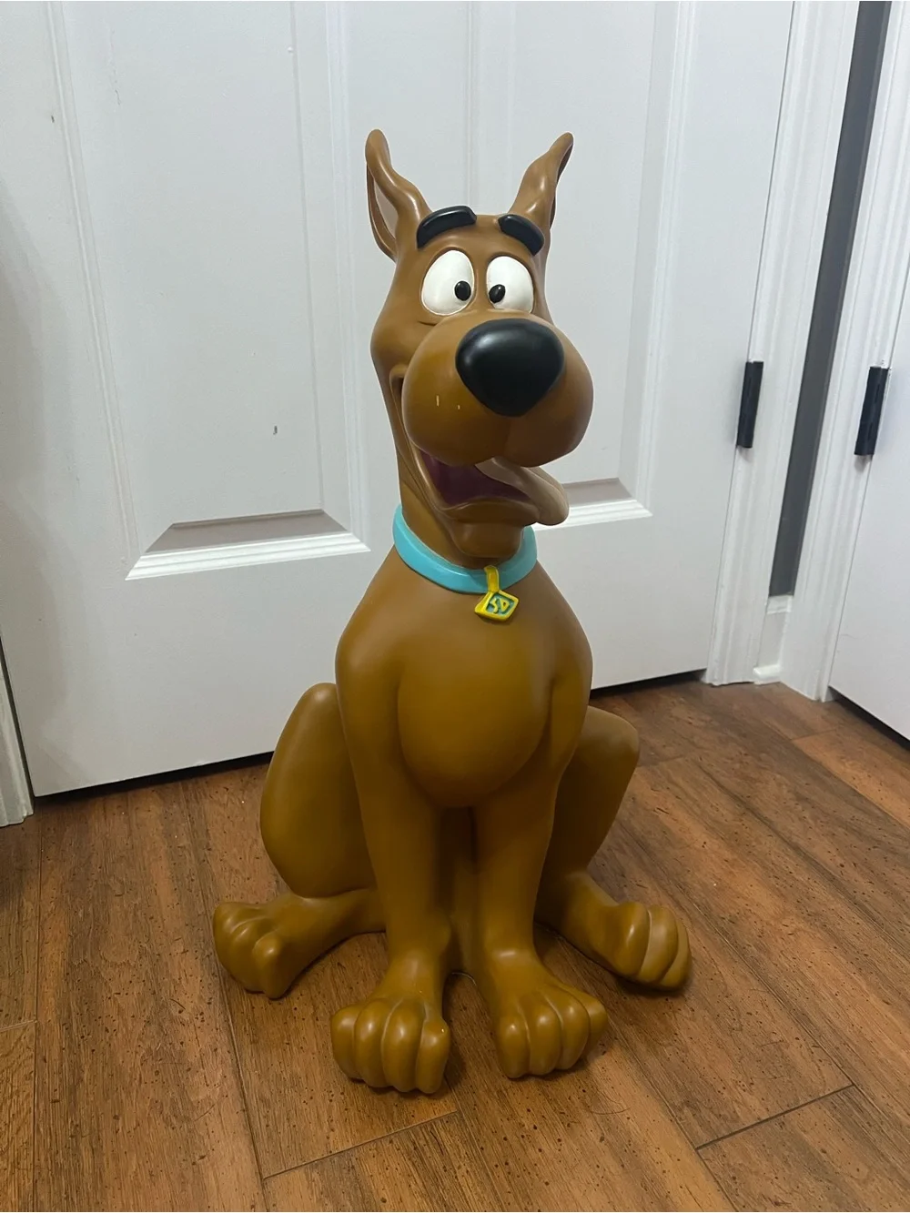 Extremely Rare Tall Hanna Barbera Scooby Doo Big Figurine Statue WB Store